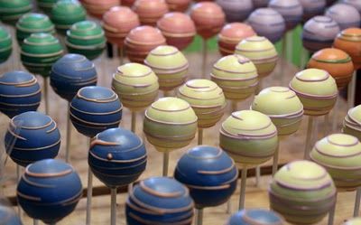 CAKE POP BRIGADEIRO DOIS AMORES